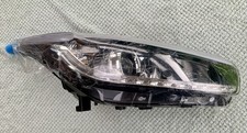 GENUINE BRAND NEW !!! KIA CEED II JD XENON Headlight Driver side  Scratches !!!