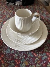 Sophie Conrad Potmeirion 1 Place Setting 4 Items Mug Bowl Side And Dinner Plates