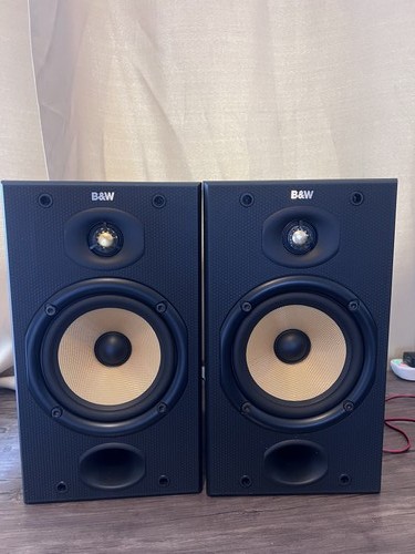 Dm601 bookshelf speakers - b&w,