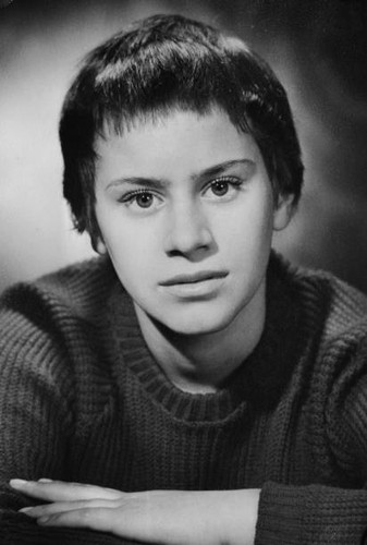 Headshot british actress - of,