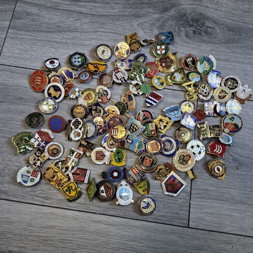 100 bowling badges - badges, bundle