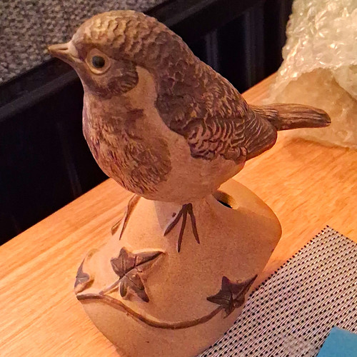 Poole pottery robin sparrow - poole, on