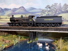 Hornby R3108 (OO) SR Black T9
