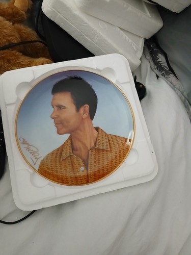 Cliff richard plates - cliff,