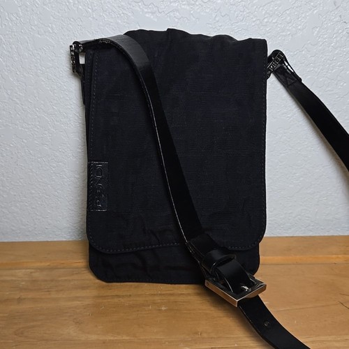 Fendi zucca monogram - black, on