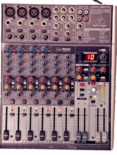 Behringer XENYX-X1204USB