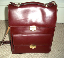 Fabulous VINTAGE 1980's Burgundy Leather Messenger Bag/Crossbody/Organiser Bag