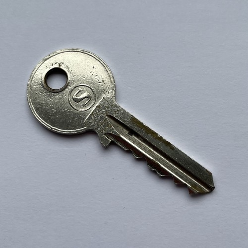 Pre cut cylinder - "s", lock