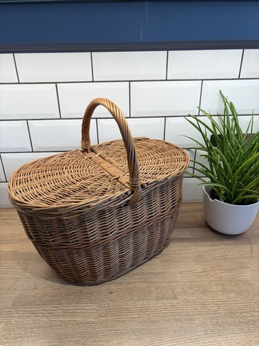 Vintage wicker lidded shopping - lidded,