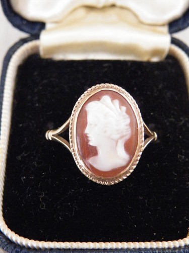 Vintage shell cameo set 9ct - in,