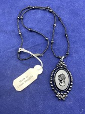 black glass, jet look, cameo