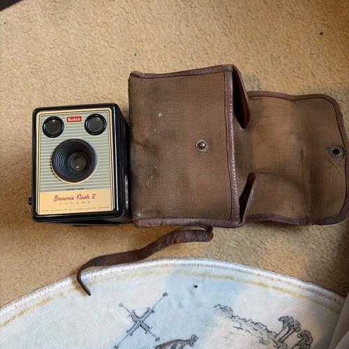Kodak brownie flash 1950 s - flash, ii