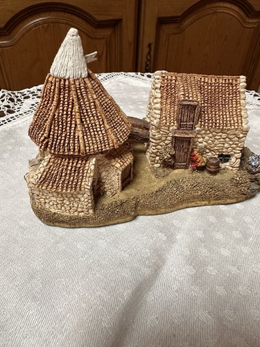 Lilliput lane preston - lilliput, mill