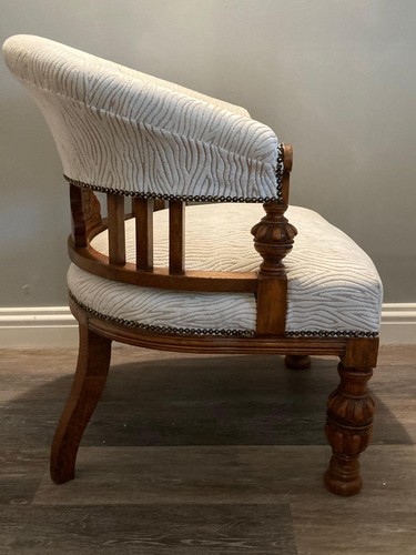 Victorian style library tub