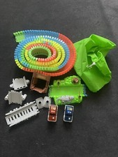 magic tracks safari park w/ 2 cars and over 4ft of tracks & accessories￼