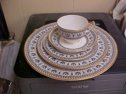 Crown staffordshire victoria - staffordshire,