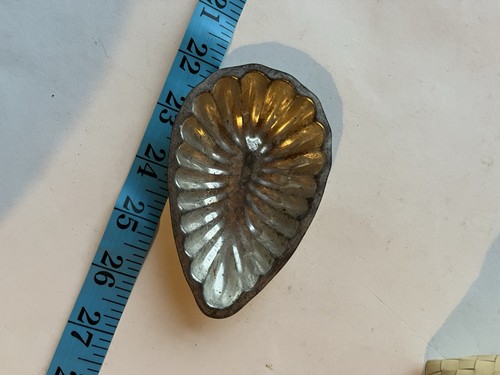 Vintage metal teardrop - metal,