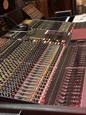 NEVE VR LEGEND 36 CHANNEL RECORDING / MIXING CONSOLE