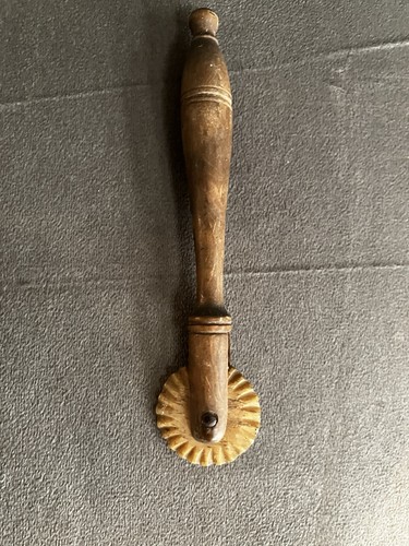 Antique pastry wheel pie - pastry, wheel,pie