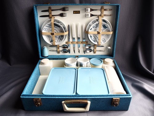 Brexton vintage picnic set