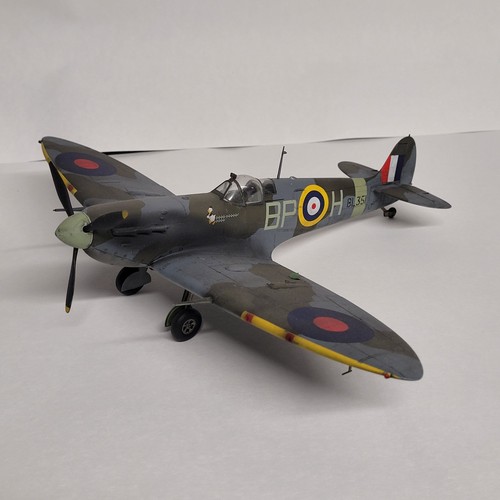Built scale supermarine - 1,