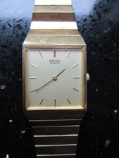 Vintage classic SEIKO QUARTZ MENS DRESS WATCH   5Y00 5020. 1st read description