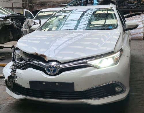 Toyota auris estate - auris,