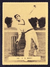 Potter & Moore FAMOUS CRICKETERS (ENGLISH) 1951 *Pick The Card You Need*
