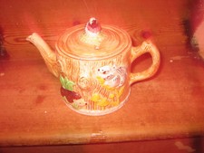PRICE KENSINGTON VINTAGE CERAMIC TEAPOT ANIMAL RAISE DESIGN HEDGEHOG SQUIRREL BI