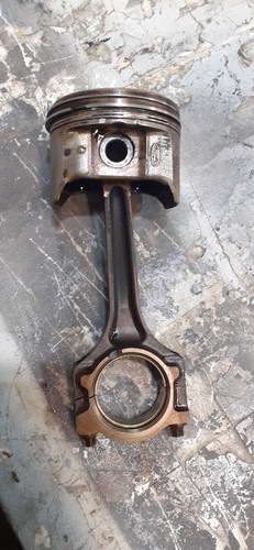 Ford fiesta engine piston - piston,