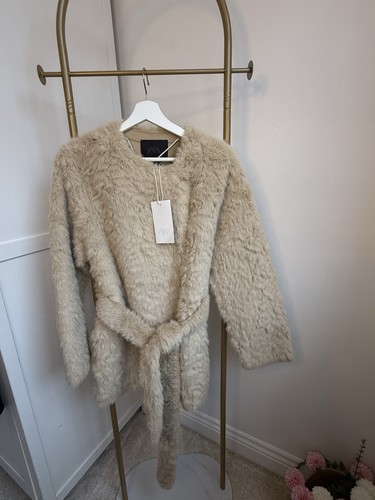 Zara wide faux fur - zara.,