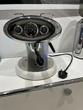 White Illy Coffee Machine iperespresso X7.1 Capsules Express & CAPPUCCINO