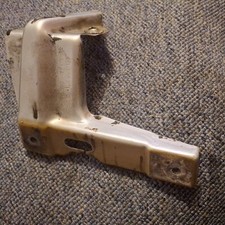 VW GOLF MK4 BORA FRONT DRIVERS SIDE WING MOUNT BRACKET 1J0821136