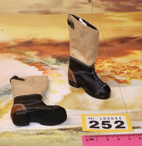 Scale wwii german boots - scale,