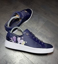 WOMES TED BAKER TRAINERS SIZE