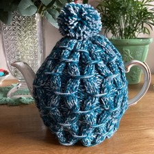 TEA COSY, Hand Knit, (Large