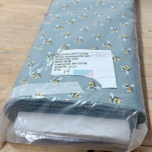 Bumble bees 100 - bees, 100%