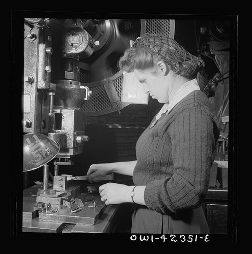 Photo 1940s woman operating - photo:1940s,