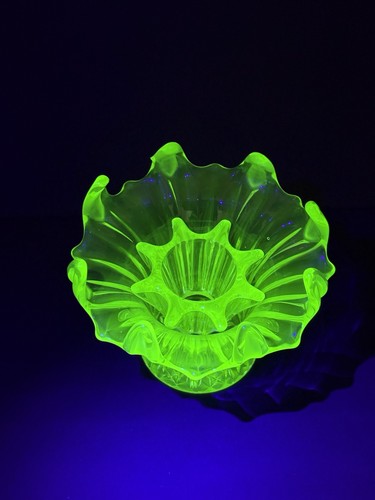 Sowerby uranium glass iris - sowerby,