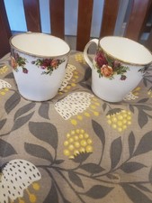 (2) Royal Albert  OLD COUNTRY ROSES  Mugs  -  England  