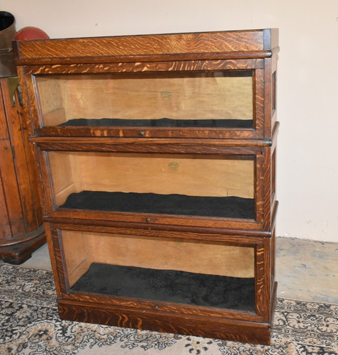 Macey barrister lawyer - barrister,