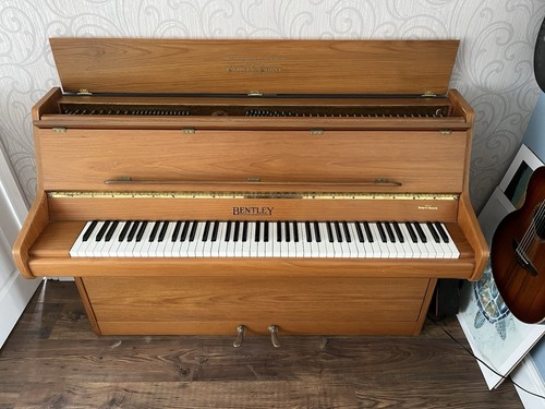 Bentley compact piano - compact,