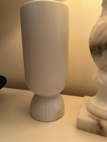 White ceramic pedestal vase - white,