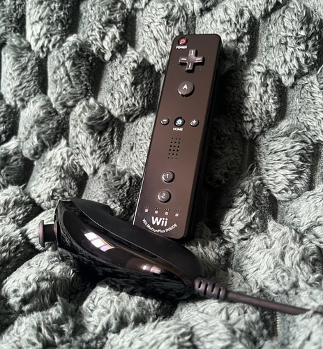 Nintendo wii remote plus - wii,