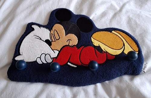Disney sleeping mickey mouse - mickey,