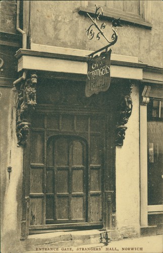Postcard norwich entrance gate - postcard,
