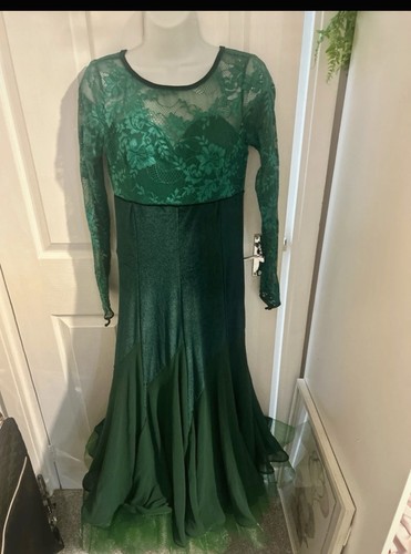 Dance and sway emerald - and, green