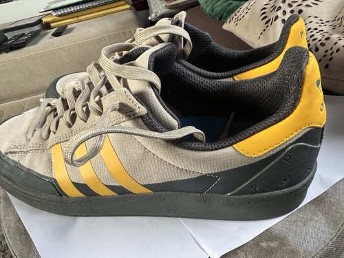 Adidas men size - 9, trainer