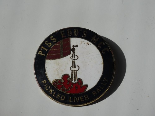Enamel pin badge vintage - vintage, piss