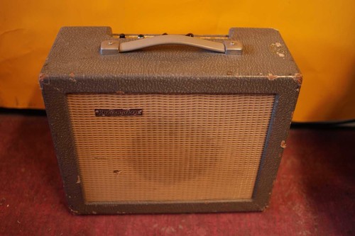 Rickenbacker - , m-88
